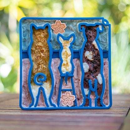 Waiting Dogs eTray Shallow Slow Feeder Bowl